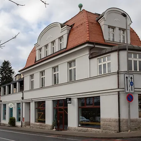 Husova 87 Rosewood *