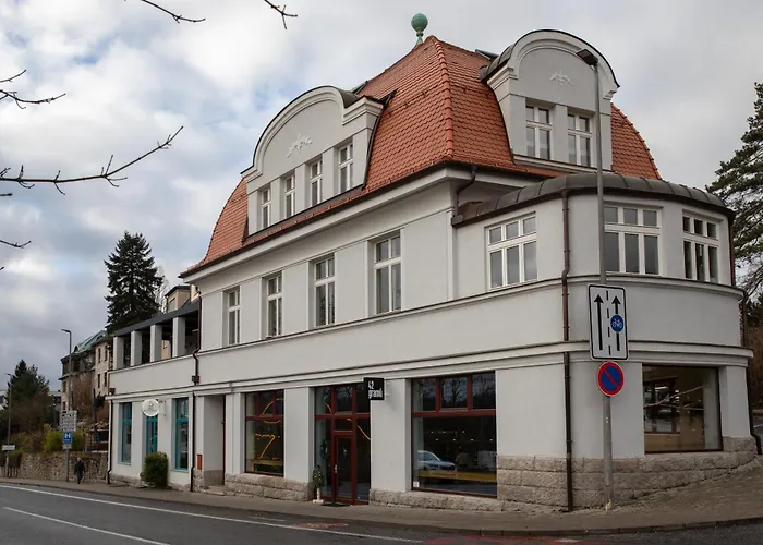 Husova 87 Rosewood *